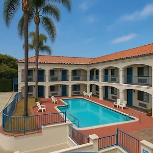 Lyfe & By Aga - Lax Airport Hotel